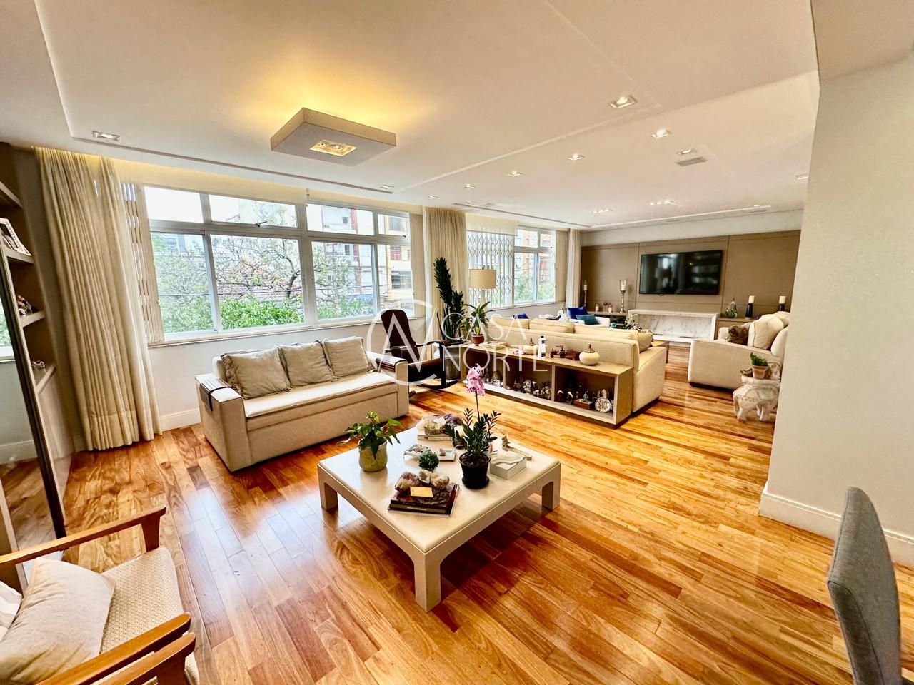 Apartamento à venda com 3 quartos, 155m², 1 suíte, 2 vagas, Avenida Venâncio Aires no bairro Farroupilha em Porto Alegre