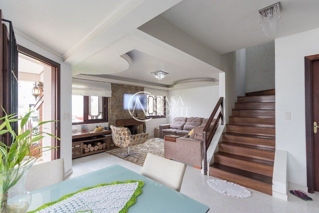 Casa de Condomínio à venda com 3 quartos, 157m², 1 suíte, 4 vagas, Rua Louro no bairro Hípica em Porto Alegre