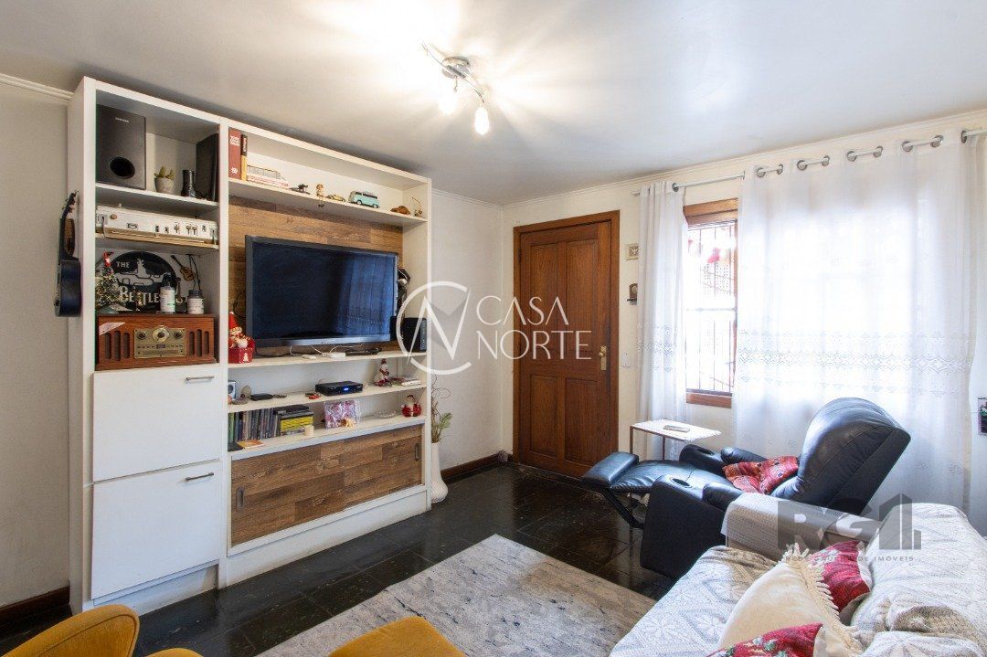 Casa à venda com 3 quartos, 135m², 1 suíte, 2 vagas, Nossa Senhora de Lourdes no bairro Tristeza em Porto Alegre