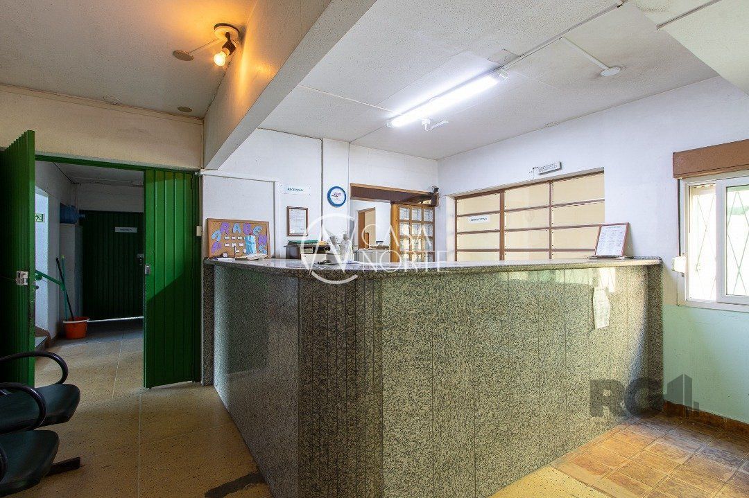 Prédio Comercial à venda com 5 quartos, 1063m², 16 vagas, Avenida Florianopolis no bairro Azenha em Porto Alegre