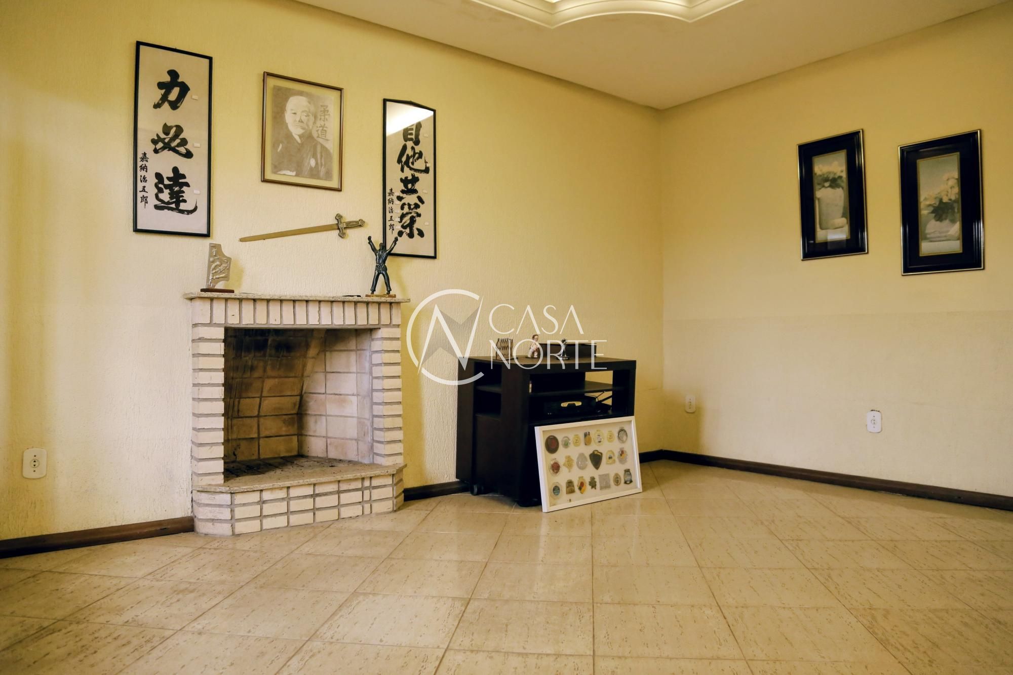 Casa à venda com 3 quartos, 140m², 1 suíte, 7 vagas, Rua Octávio de Souza no bairro Nonoai em Porto Alegre