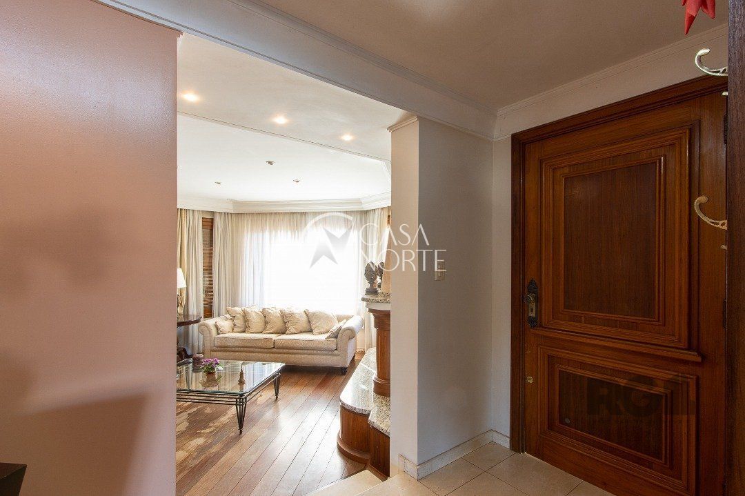 Casa à venda com 4 quartos, 450m², 4 suítes, 5 vagas, Rua Chiriguano no bairro Vila Assunção em Porto Alegre