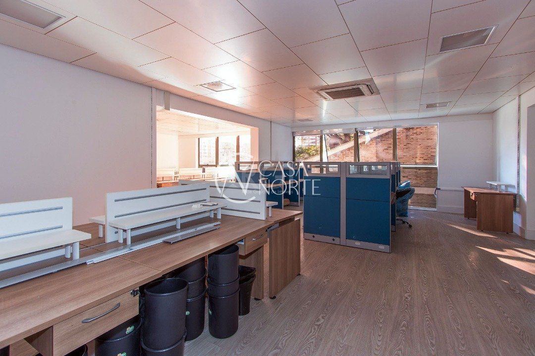 Sala Comercial à venda com 4 quartos, 194m², 4 vagas, Rua Furriel Luiz Antônio de Vargas no bairro Bela Vista em Porto Alegre