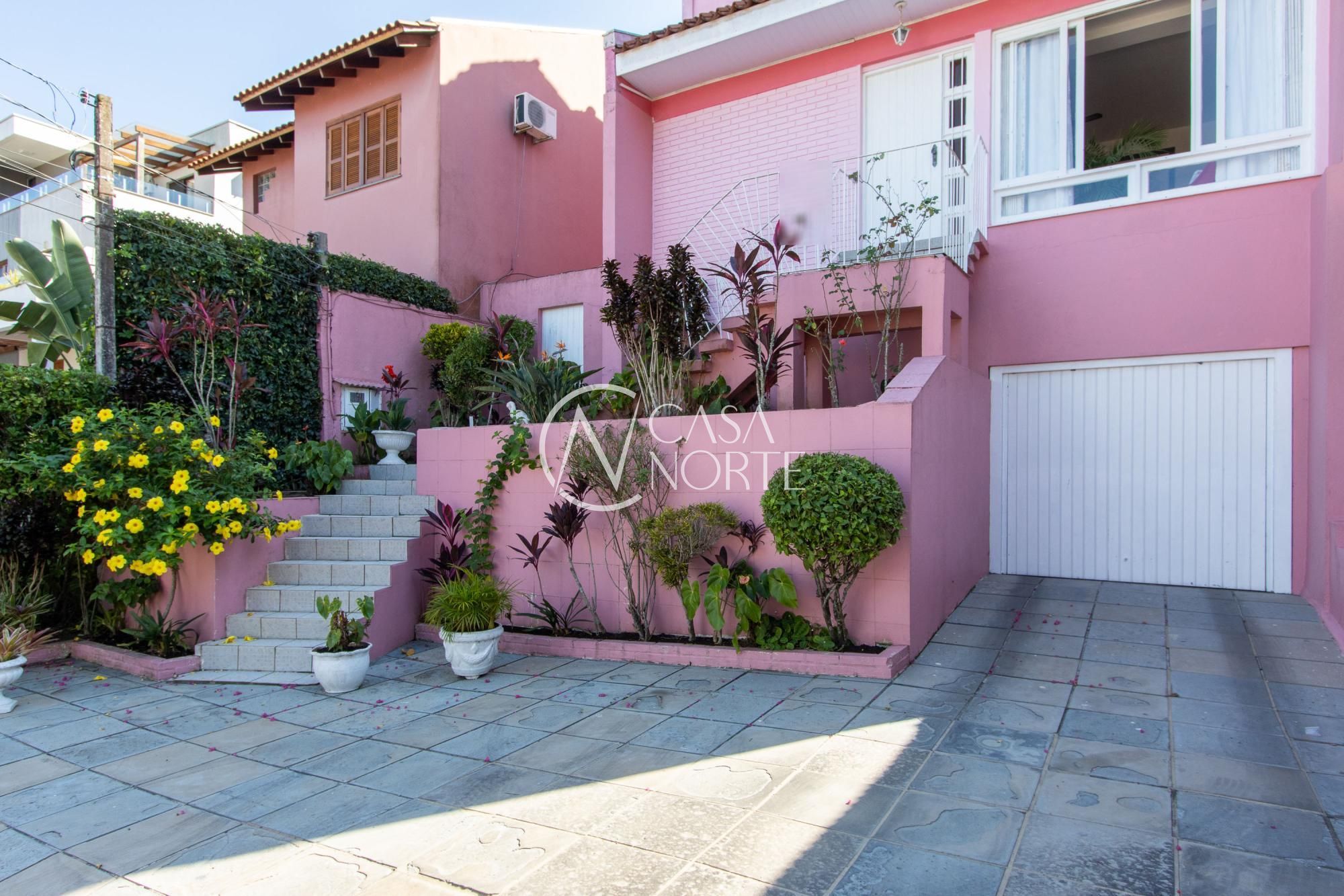 Casa de Condomínio à venda com 3 quartos, 193m², 1 suíte, 3 vagas, Rua Professor Antônio José Remião no bairro Espírito Santo em Porto Alegre