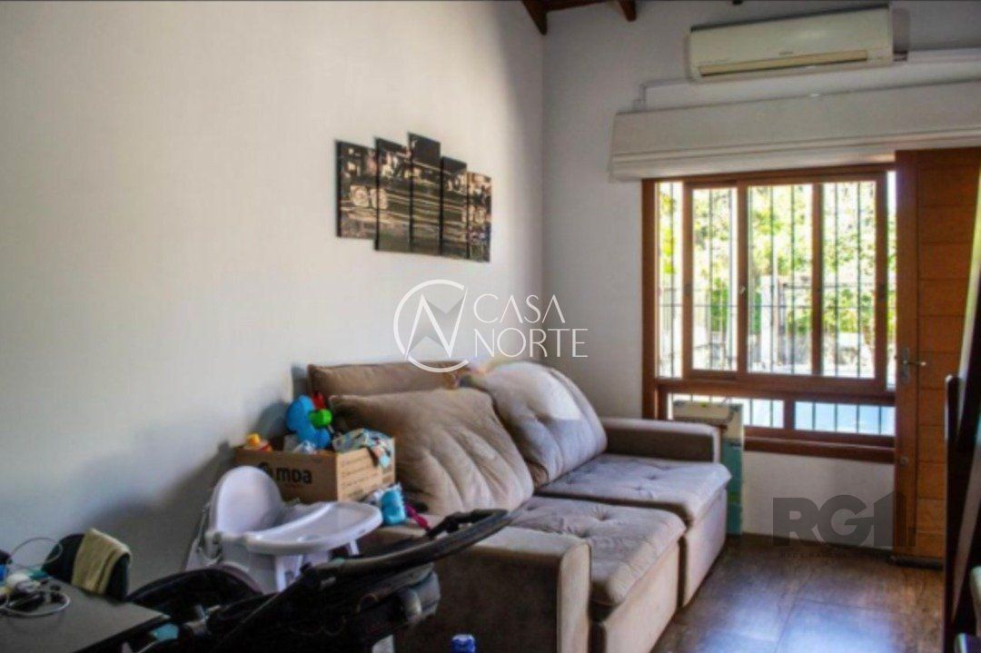 Casa à venda com 3 quartos, 80m², 1 suíte, 2 vagas, Avenida Nossa Senhora de Guadalupe no bairro Hípica em Porto Alegre