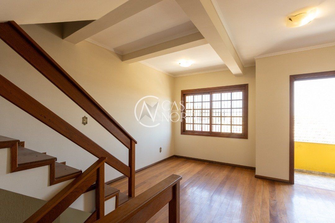 Casa à venda com 3 quartos, 216m², 2 suítes, 2 vagas, Rua Josue Guimaraes no bairro Espírito Santo em Porto Alegre