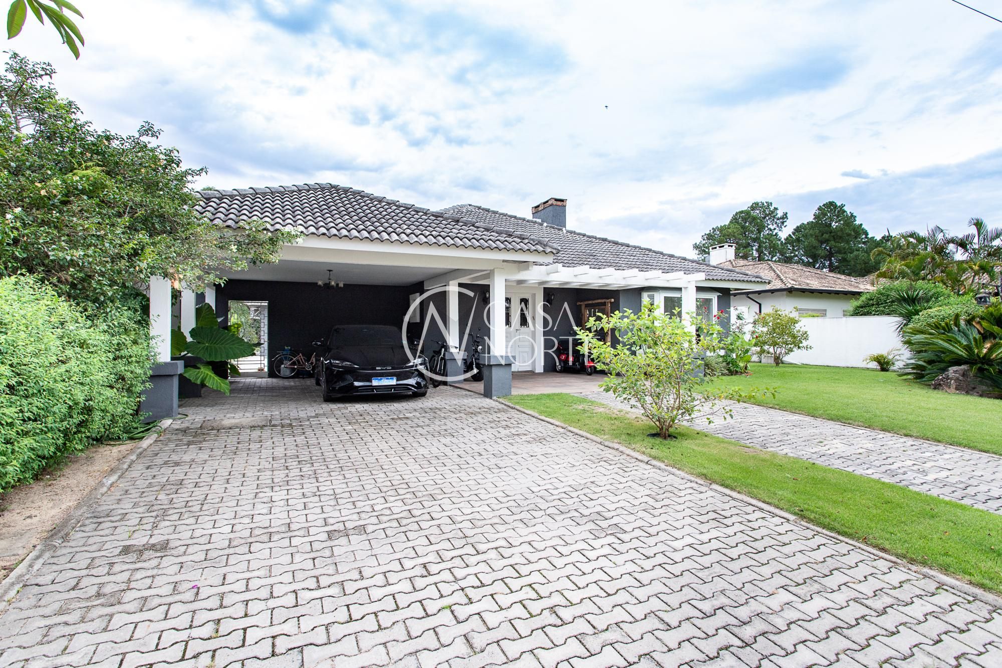 Casa de Condomínio à venda com 4 quartos, 294m², 4 suítes, 4 vagas, Avenida Juca Batista no bairro Terraville em Porto Alegre