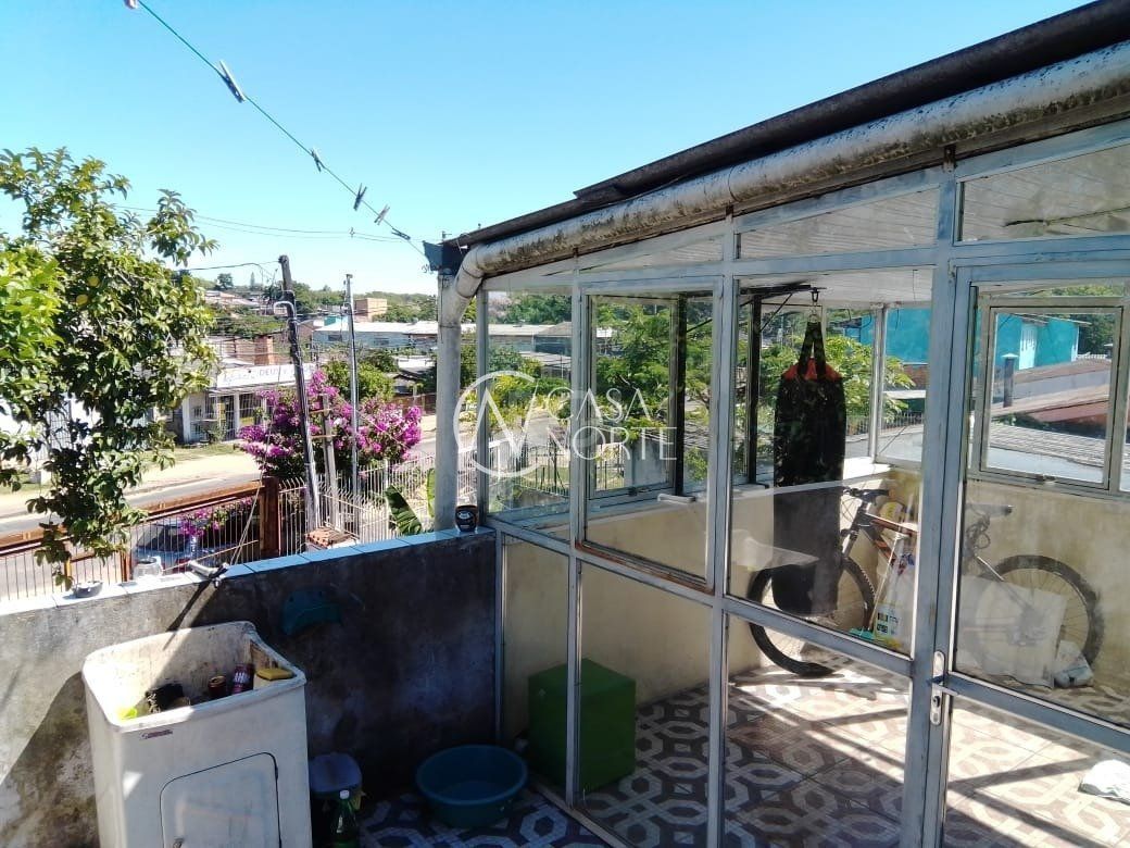 Casa à venda com 2 quartos, 300m², 2 vagas, Estrada Cristiano Kraemer no bairro Vila Nova em Porto Alegre