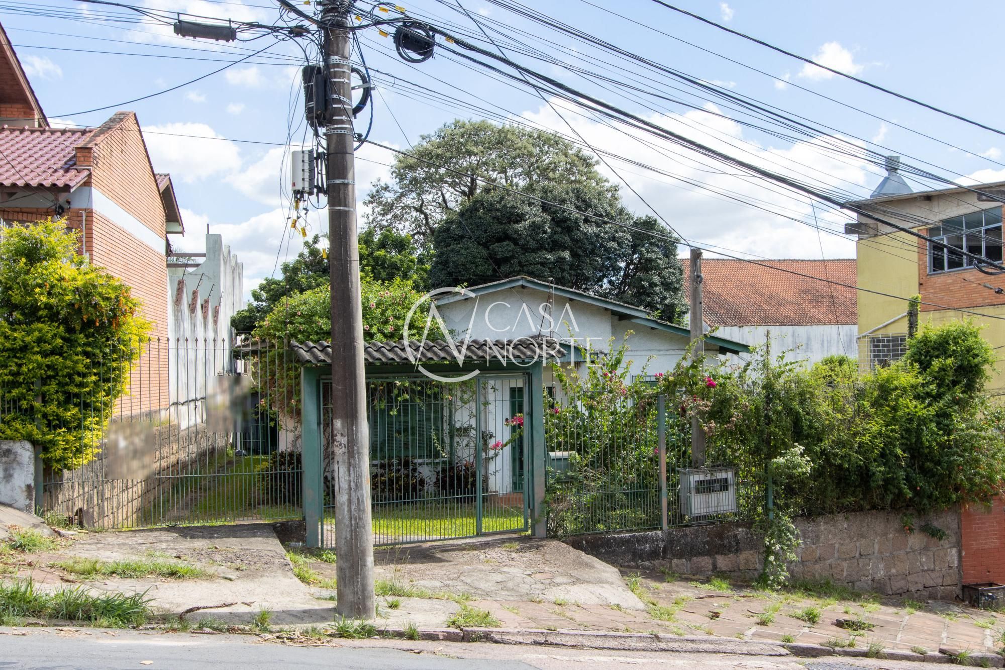 Casa à venda com 3 quartos, 300m², Rua Professor Clemente Pinto no bairro Medianeira em Porto Alegre