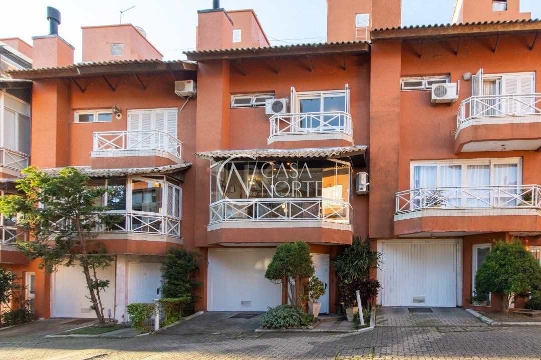 Casa de Condomínio à venda com 4 quartos, 252m², 1 suíte, 2 vagas, Avenida Guaiba no bairro Vila Assunção em Porto Alegre