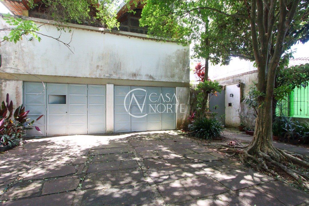 Casa à venda com 4 quartos, 262m², 2 suítes, 4 vagas, Rua Conselheiro Xavier da Costa no bairro Ipanema em Porto Alegre