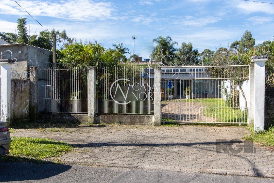 Casa Comercial à venda com 1 quarto, 220m², 6 vagas, Rua Catarino Andreatta no bairro Vila Nova em Porto Alegre