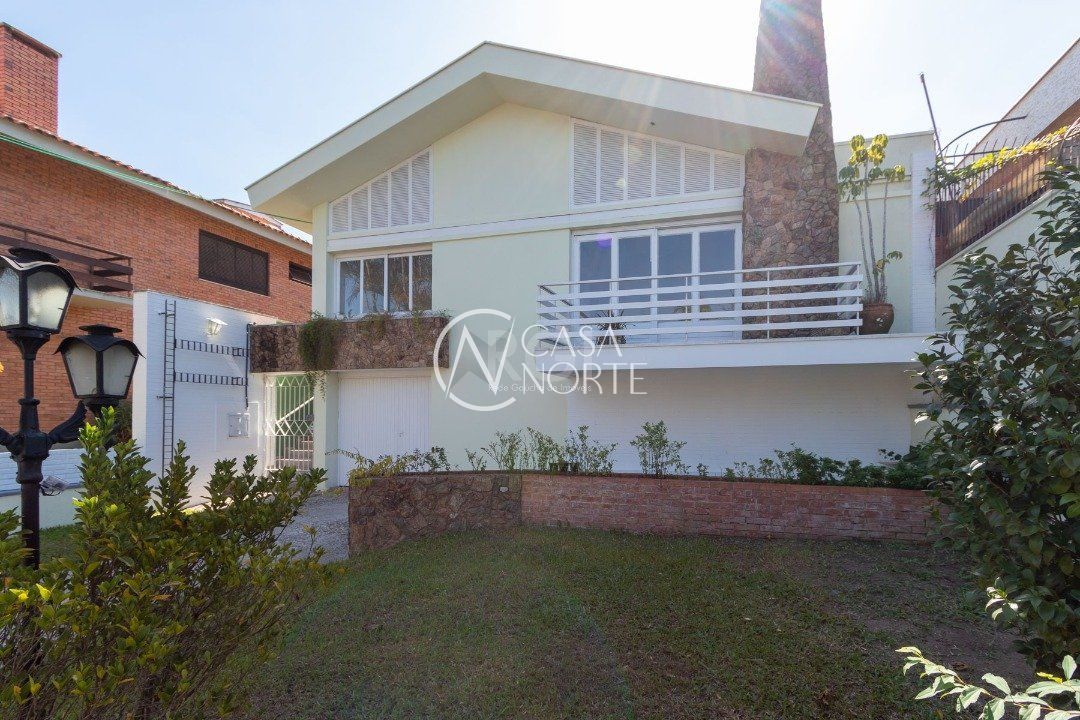 Casa à venda com 3 quartos, 174m², 1 suíte, 3 vagas, Rua Manaue no bairro Vila Assunção em Porto Alegre
