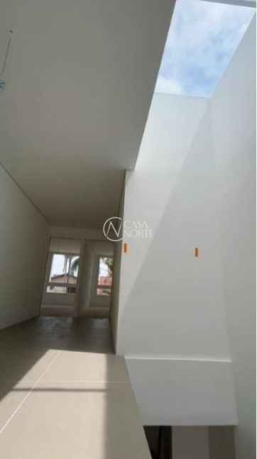 Casa à venda com 3 quartos, 175m², 3 suítes, 2 vagas, Rua Engenheiro Coelho Parreira no bairro Ipanema em Porto Alegre