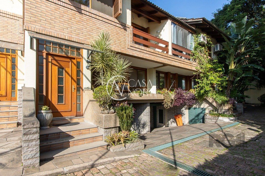 Casa de Condomínio à venda com 4 quartos, 216m², 1 suíte, 3 vagas, Rua Ernesto Paiva no bairro Tristeza em Porto Alegre