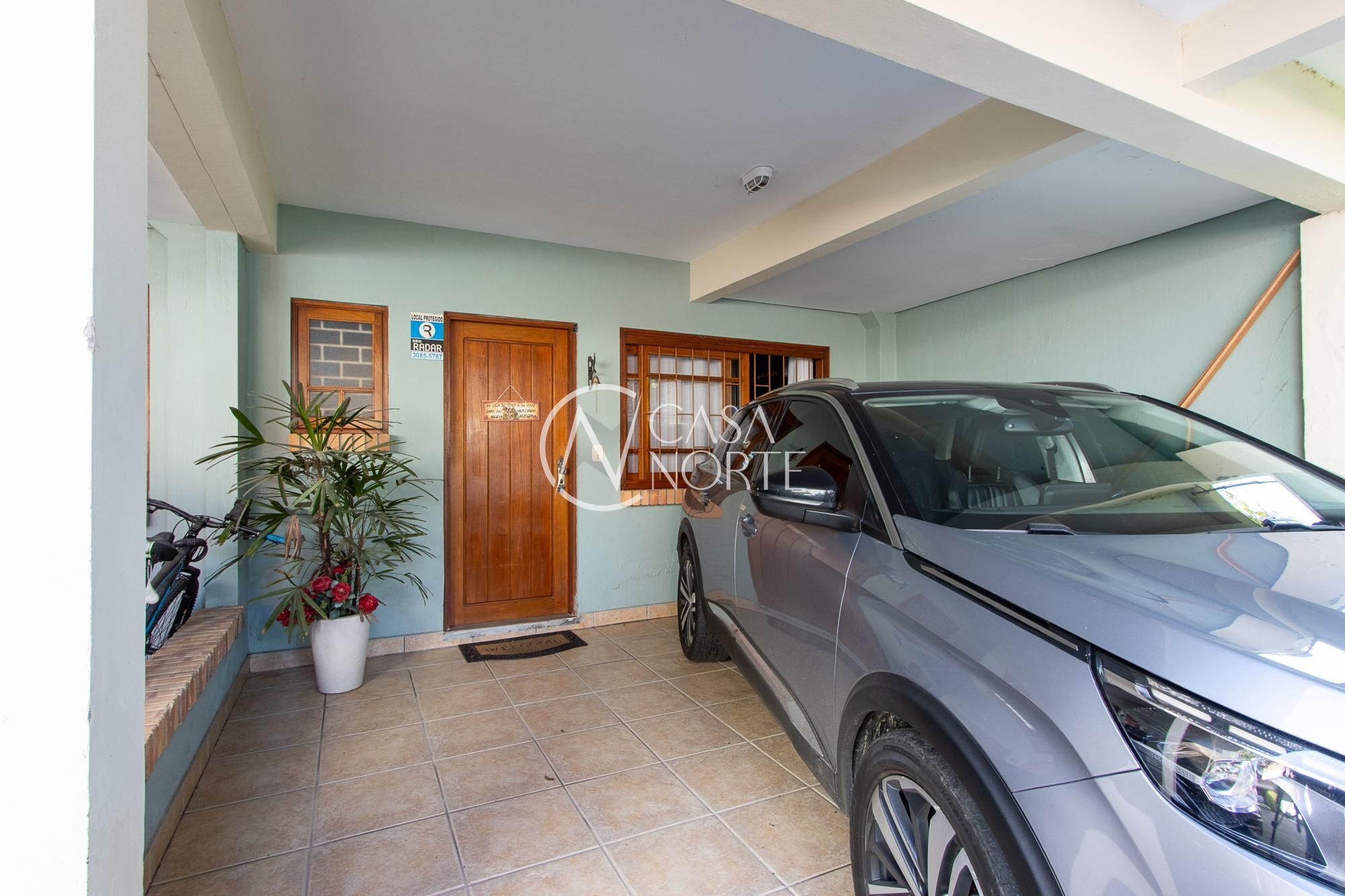 Casa de Condomínio à venda com 3 quartos, 218m², 1 suíte, 2 vagas, Rua Doutor Pio Ângelo no bairro Ipanema em Porto Alegre