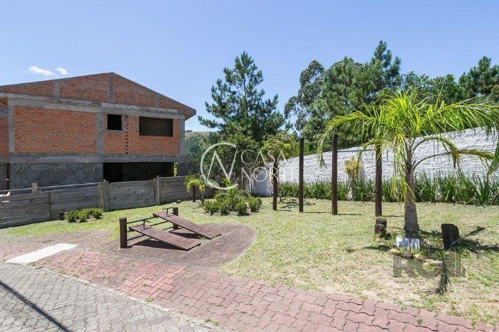 Terreno à venda  com 261m², Avenida Juca Batista no bairro Hípica em Porto Alegre