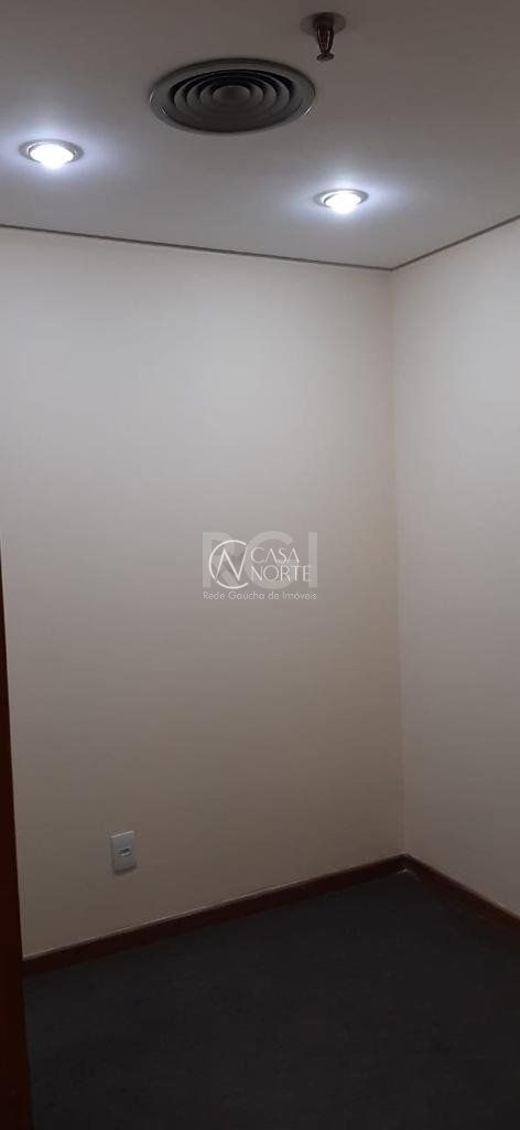 Sala Comercial à venda , 33m², Rua Vinte e Quatro de Outubro no bairro Moinhos de Vento em Porto Alegre