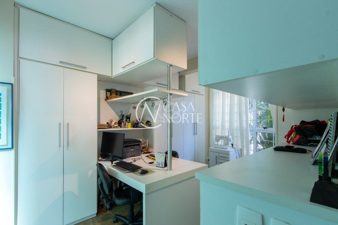 Casa à venda com 4 quartos, 286m², 2 suítes, 3 vagas, Rua Otavio Faria no bairro Teresópolis em Porto Alegre