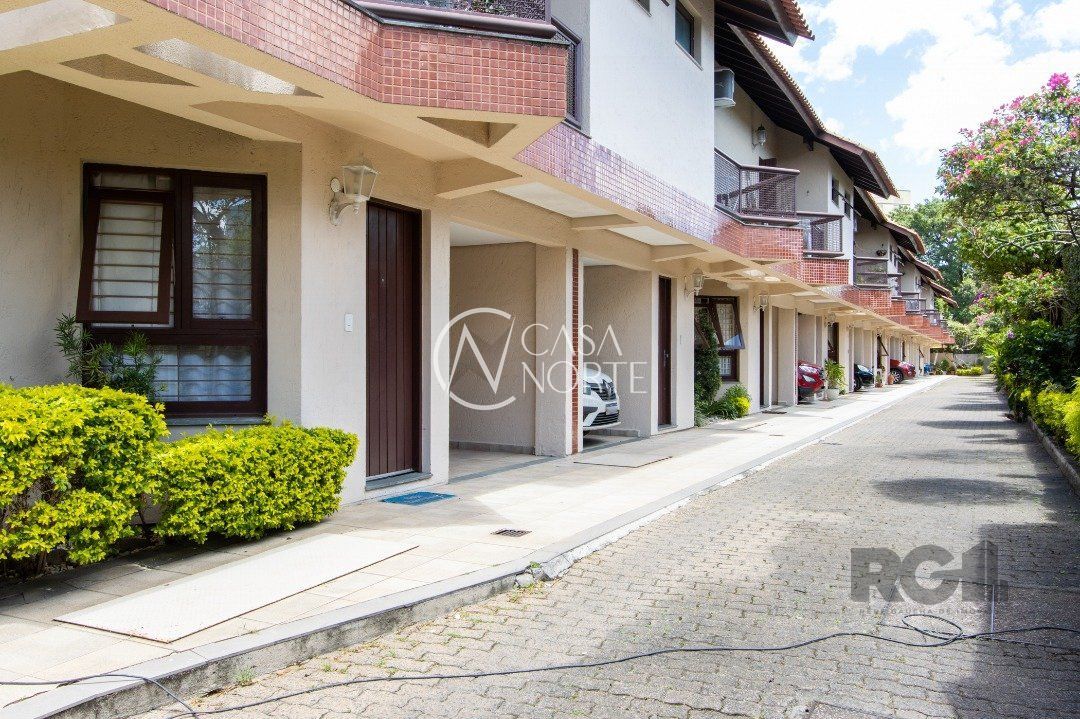 Casa de Condomínio à venda com 3 quartos, 139m², 1 suíte, 1 vaga, Rua Dona Zulmira no bairro Cavalhada em Porto Alegre