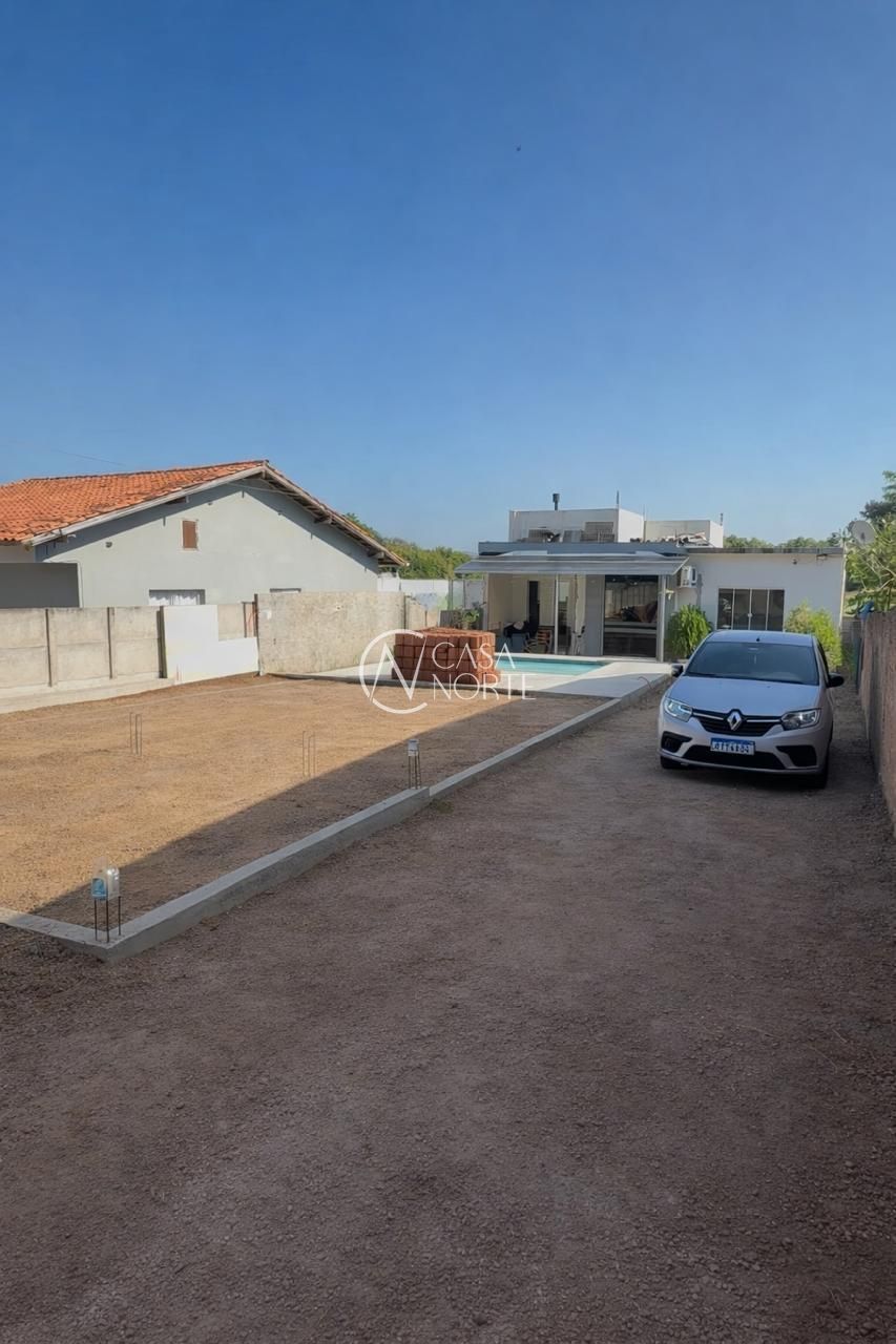 Casa à venda com 2 quartos, 300m², 3 vagas, Beco Calábria no bairro Hípica em Porto Alegre