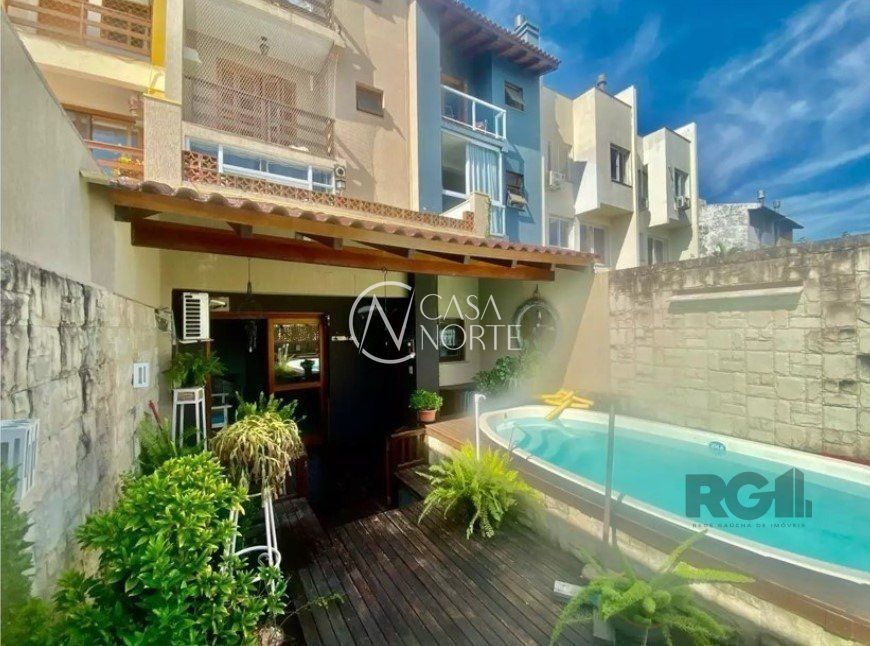 Casa à venda com 3 quartos, 239m², 3 suítes, 2 vagas, Rua Professor Antônio José Remião no bairro Espírito Santo em Porto Alegre