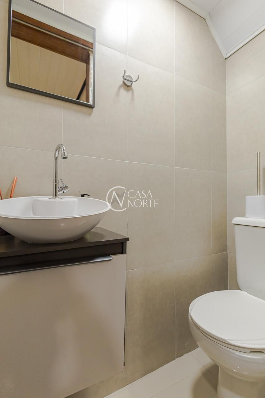 Casa de Condomínio à venda com 2 quartos, 117m², 1 suíte, 1 vaga, Rua Gen. Gomes Carneiro no bairro Medianeira em Porto Alegre