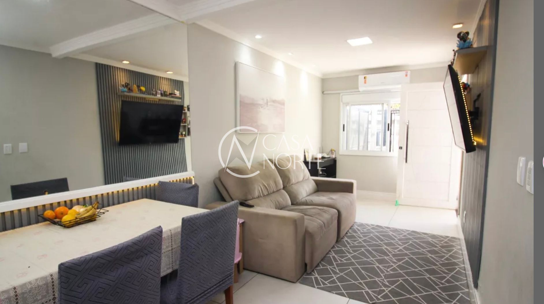 Casa à venda com 2 quartos, 60m², 2 vagas, Rua Padre Oscar Puhl no bairro Hípica em Porto Alegre