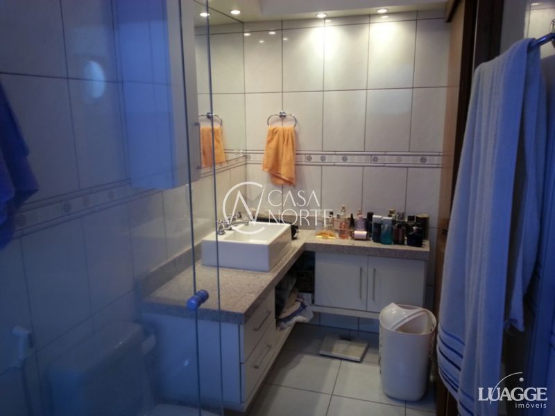 Casa de Condomínio à venda com 3 quartos, 194m², 1 suíte, 2 vagas, Rua Liberal no bairro Tristeza em Porto Alegre