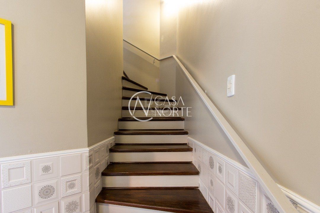 Casa de Condomínio à venda com 4 quartos, 252m², 1 suíte, 2 vagas, Avenida Guaiba no bairro Vila Assunção em Porto Alegre