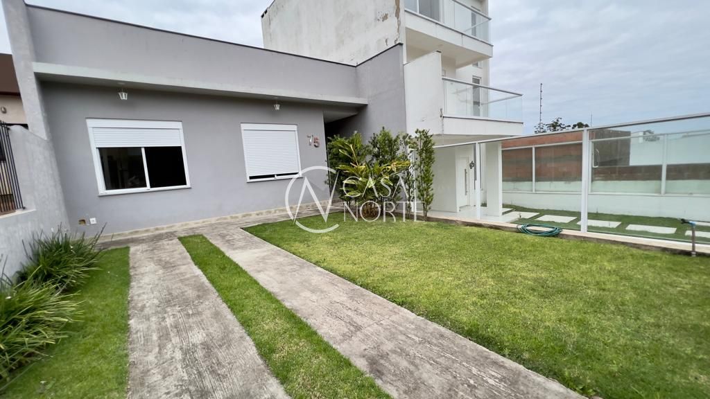 Casa à venda com 2 quartos, 98m², 1 suíte, 3 vagas, Rua Sargento Bruno Feldmann no bairro Guarujá em Porto Alegre