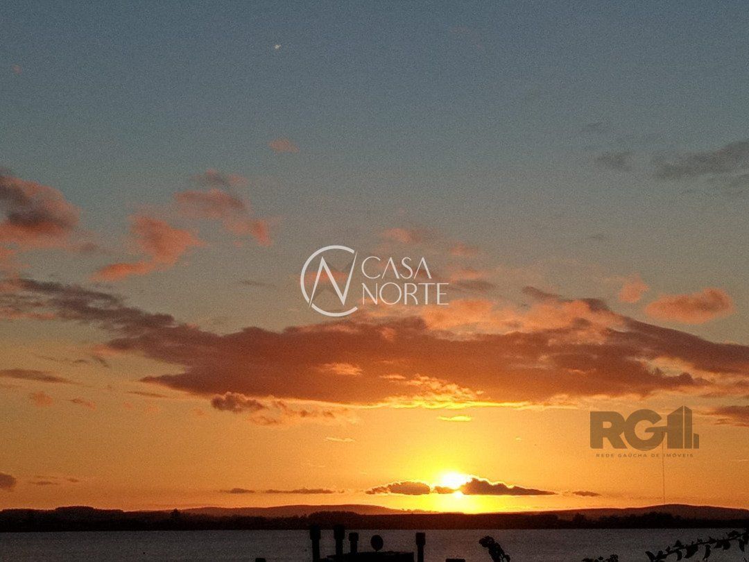 Casa à venda com 4 quartos, 400m², 1 suíte, 5 vagas, Rua Caeté no bairro Vila Assunção em Porto Alegre