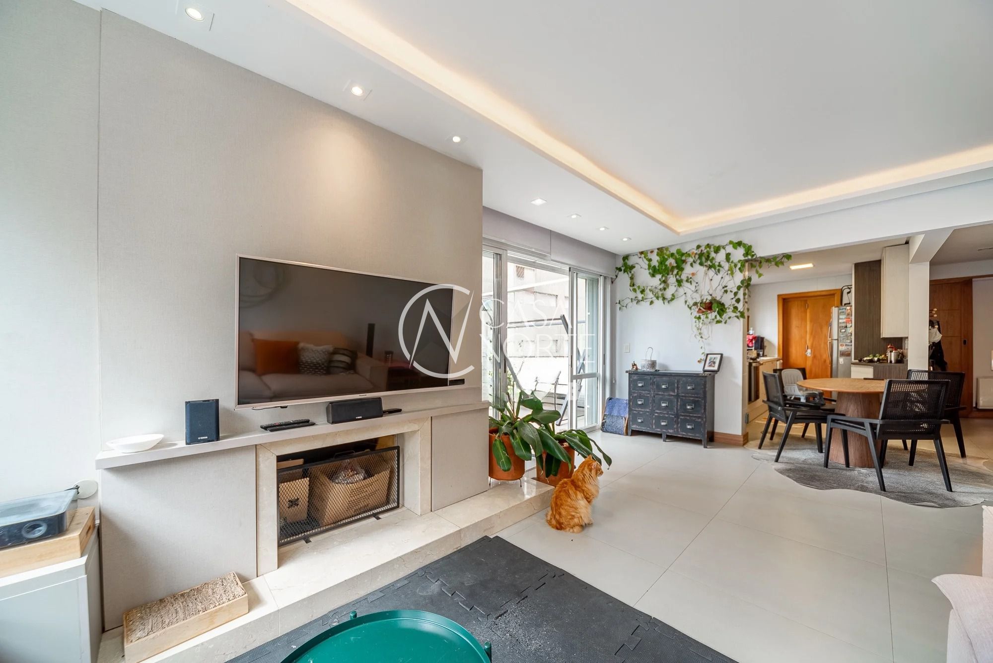 Apartamento Garden à venda com 3 quartos, 136m², 1 suíte, 2 vagas, Rua Santa Cecília no bairro Rio Branco em Porto Alegre