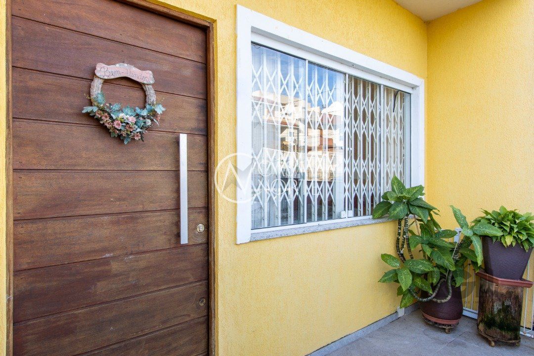 Casa à venda com 3 quartos, 194m², 2 suítes, 1 vaga, Rua Manoel Nunes da Silva no bairro Guarujá em Porto Alegre