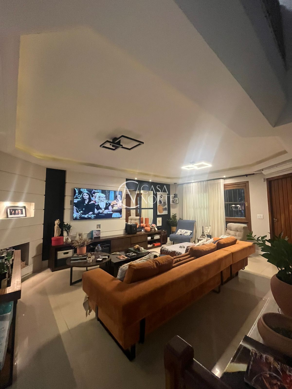 Casa à venda com 3 quartos, 254m², 1 suíte, 5 vagas, Rua Padre João Batista Reus no bairro Vila Conceição em Porto Alegre