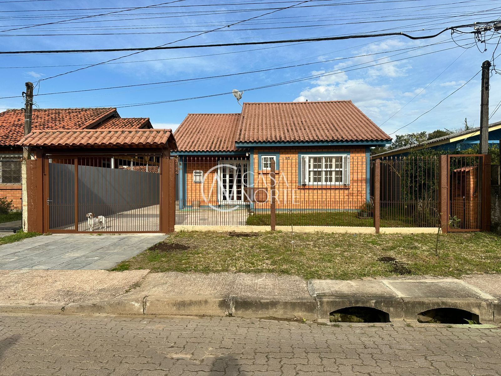 Casa à venda com 3 quartos, 360m², 1 suíte, 3 vagas, Rua João Pestana Aragão no bairro Belém Novo em Porto Alegre