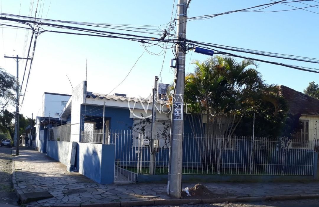 Casa à venda com 4 quartos, 150m², Rua Doutor Mário Totta no bairro Tristeza em Porto Alegre