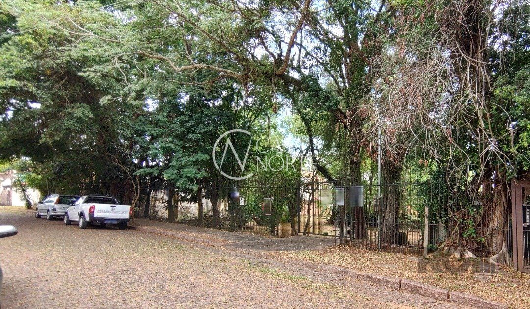 Terreno à venda  com 1035m², Rua Doutora Noemi Valle Rocha no bairro Serraria em Porto Alegre