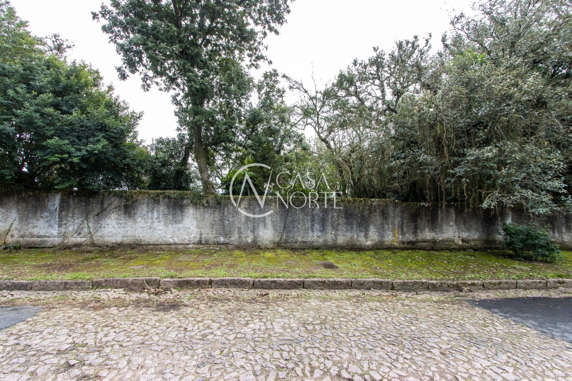 Terreno à venda  com 300m², Rua Charruas no bairro Espírito Santo em Porto Alegre