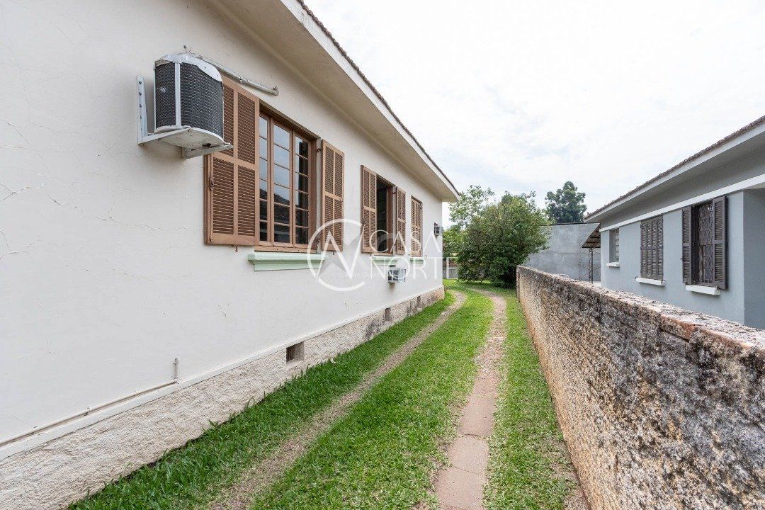 Terreno à venda  com 2182m², Avenida Vicente Monteggia no bairro Cavalhada em Porto Alegre