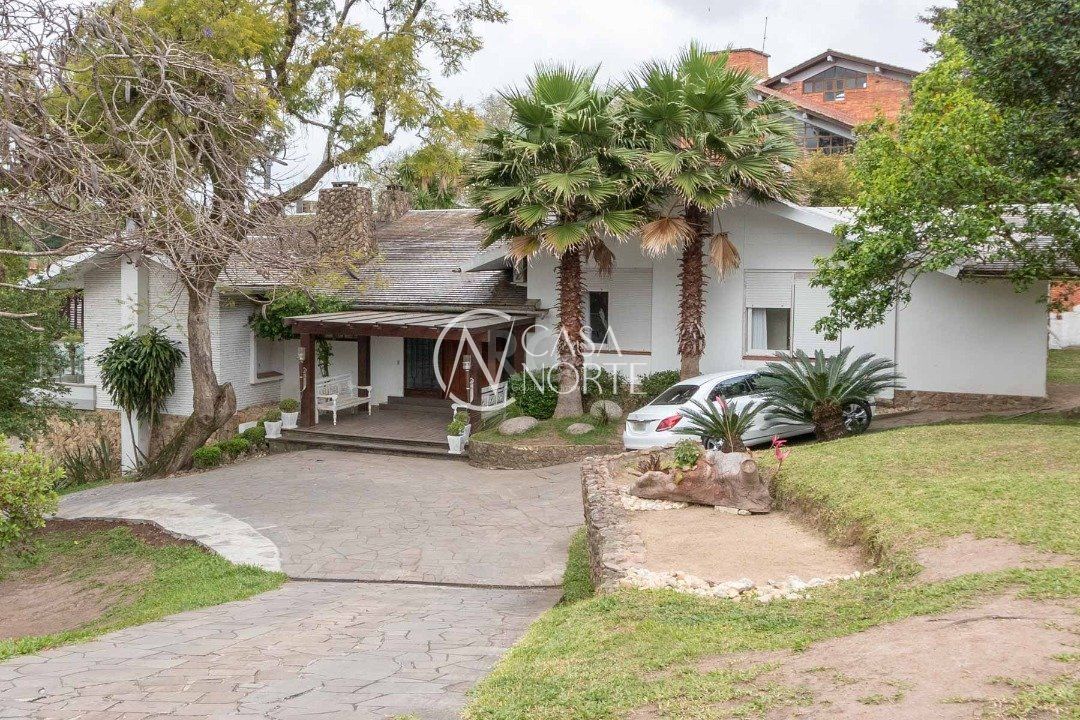 Casa à venda com 3 quartos, 800m², 3 suítes, 4 vagas, Rua Caete no bairro Vila Assunção em Porto Alegre