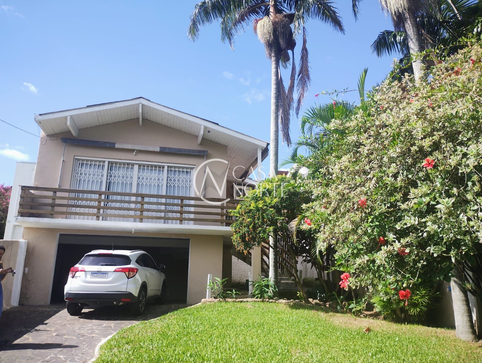 Casa à venda com 3 quartos, 300m², 1 suíte, 7 vagas, Rua Liberal no bairro Tristeza em Porto Alegre