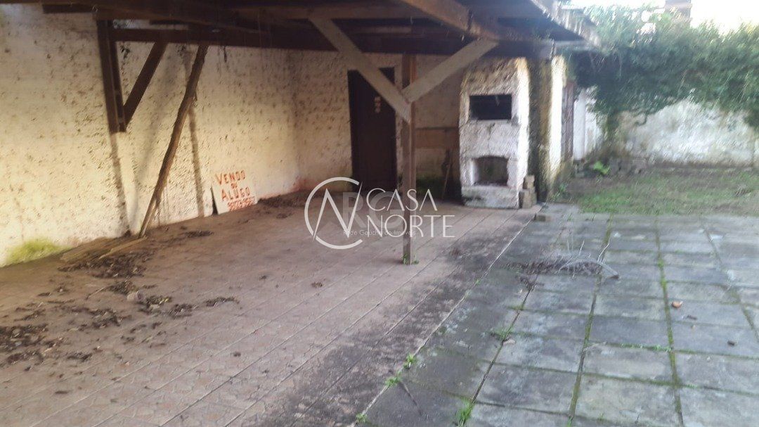 Terreno à venda  com 305m², Rua Padre João Batista Reus no bairro Camaquã em Porto Alegre