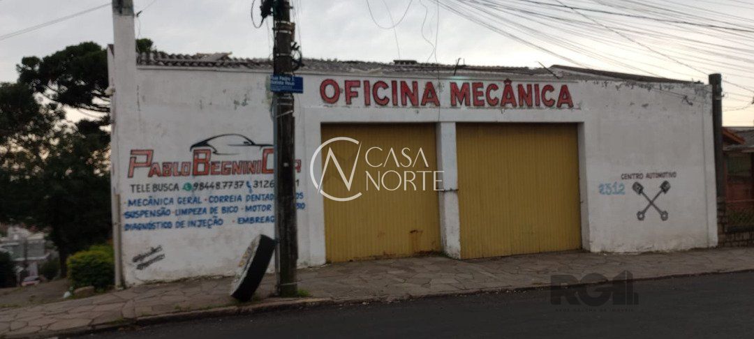 Casa à venda com 5 quartos, 200m², Rua Victor Silva no bairro Camaquã em Porto Alegre