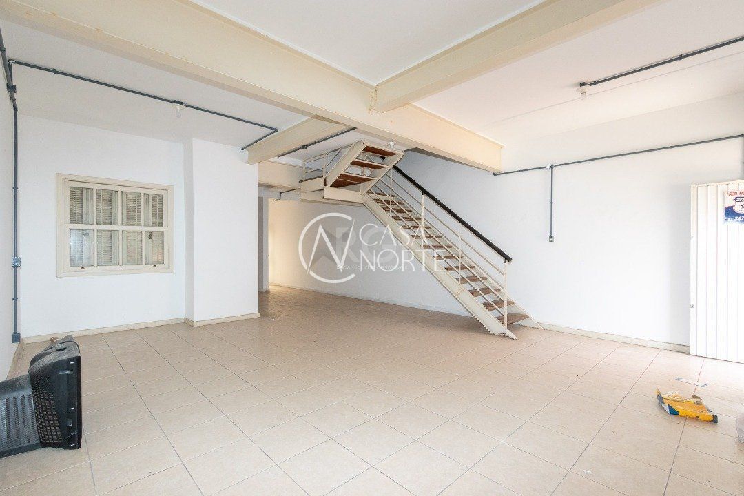 Casa à venda com 3 quartos, 232m², 2 vagas, Rua Doutor João Inácio no bairro Navegantes em Porto Alegre