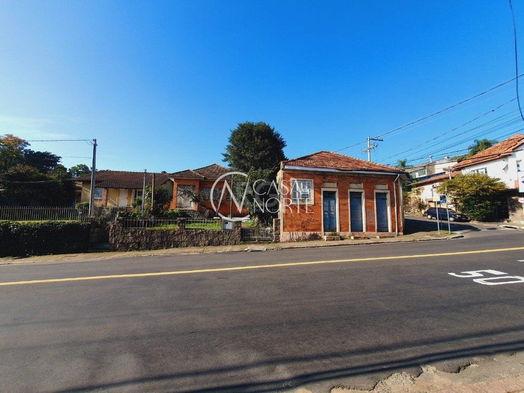 Casa Comercial à venda  com 277m², Avenida Wenceslau Escobar no bairro Tristeza em Porto Alegre