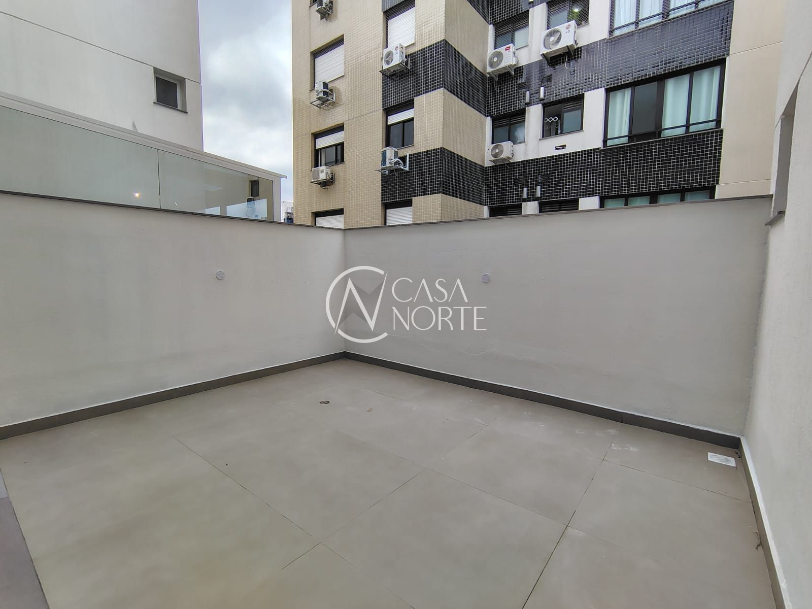 Apartamento Garden à venda com 2 quartos, 102m², 1 suíte, 2 vagas, Rua Doutor Pereira Neto no bairro Tristeza em Porto Alegre