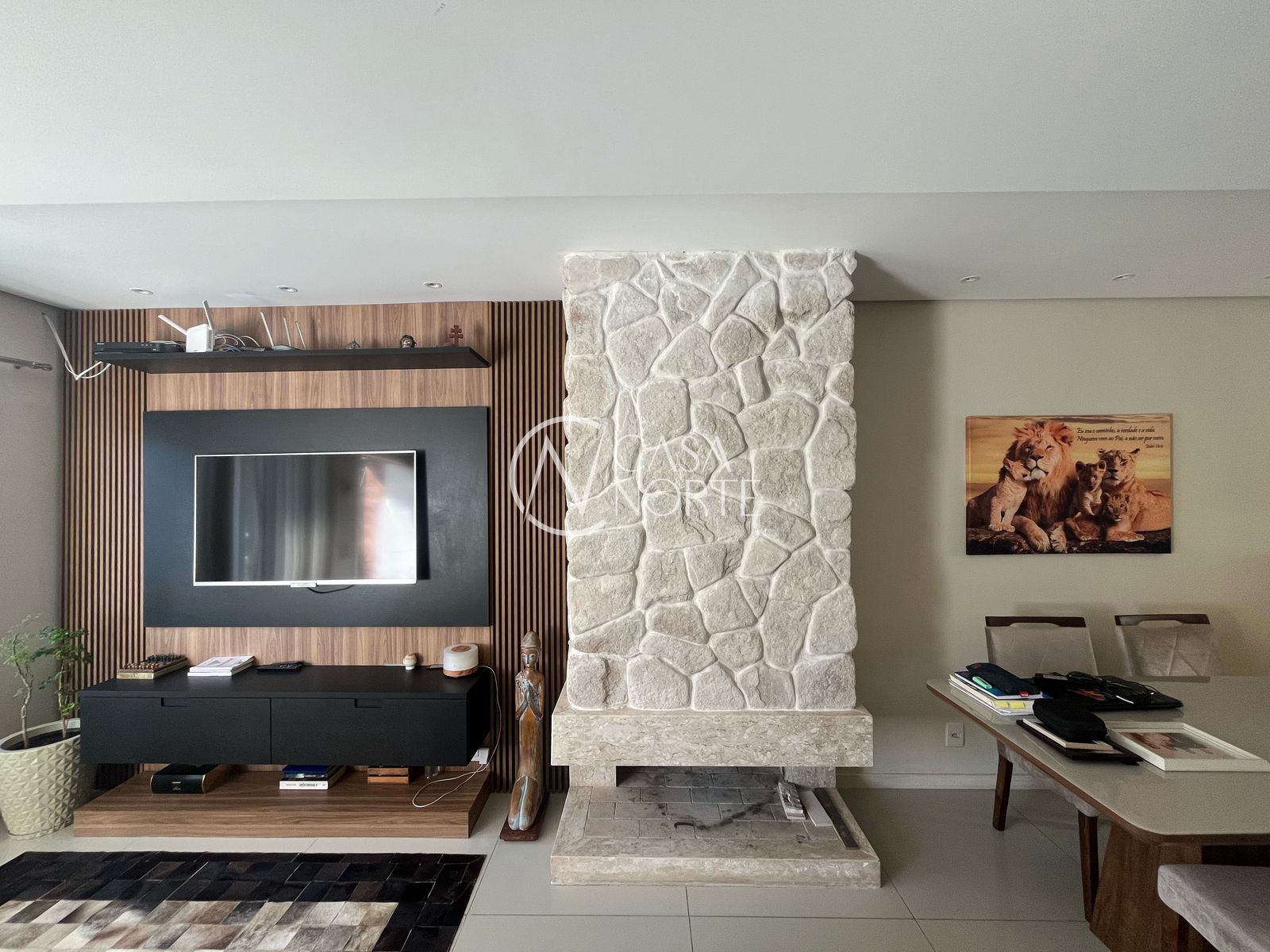 Casa à venda com 3 quartos, 146m², 2 suítes, 2 vagas, Rua Roberto Santini no bairro Hípica em Porto Alegre