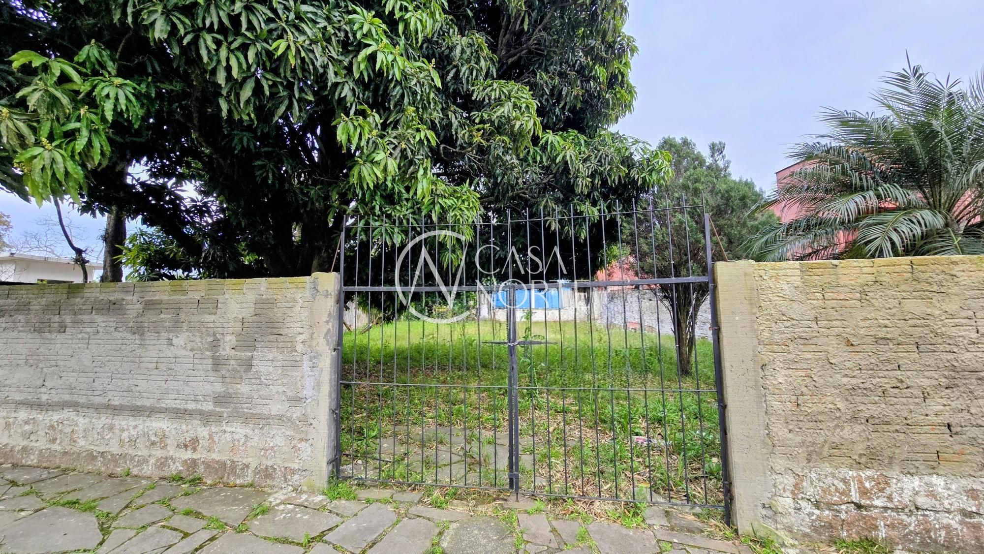 Terreno à venda  com 560m², Avenida Guaíba no bairro Espírito Santo em Porto Alegre
