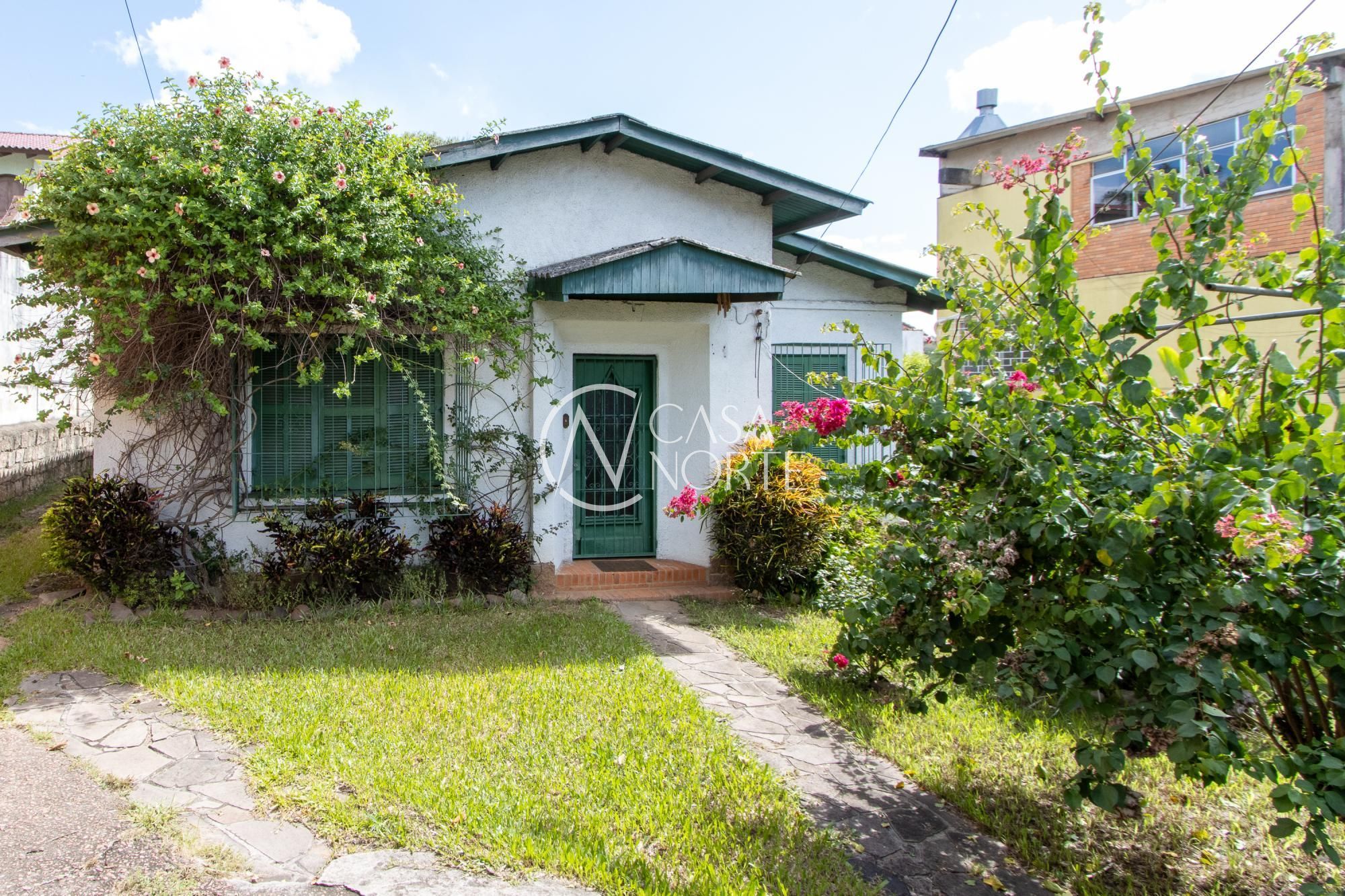 Casa à venda com 3 quartos, 300m², Rua Professor Clemente Pinto no bairro Medianeira em Porto Alegre